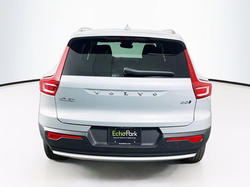 Used 2025 Volvo XC40 B5 Core AWD/4WD image 7