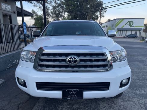 Used 2016 Toyota Sequoia Limited image 2