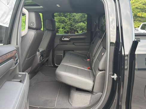 New 2026 GMC Sierra 1500 SLT w/ SLT Premium Package AWD/4WD image 18