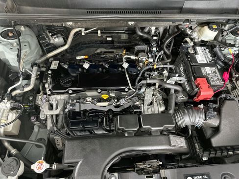 Used 2020 Toyota RAV4 XLE Premium FWD image 35
