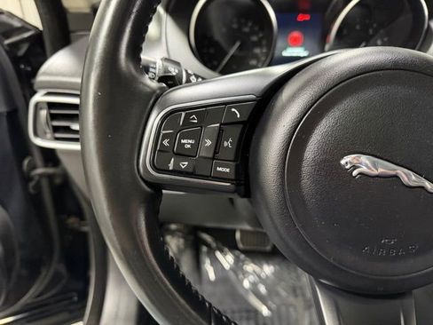 Used 2019 Jaguar F-PACE Premium image 19