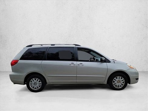 Used 2008 Toyota Sienna CE FWD image 4