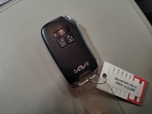 Used 2022 Kia Carnival SX FWD image 17