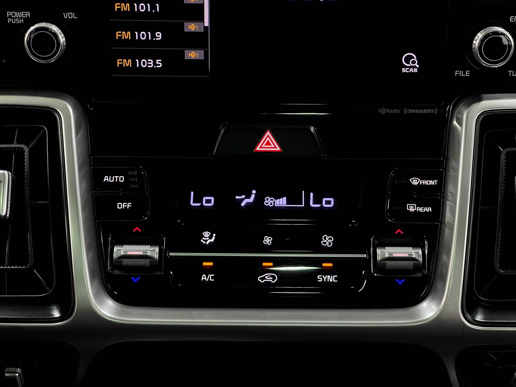 Used 2021 Kia Sorento EX w/ Panoramic Sunroof Package AWD/4WD image 24