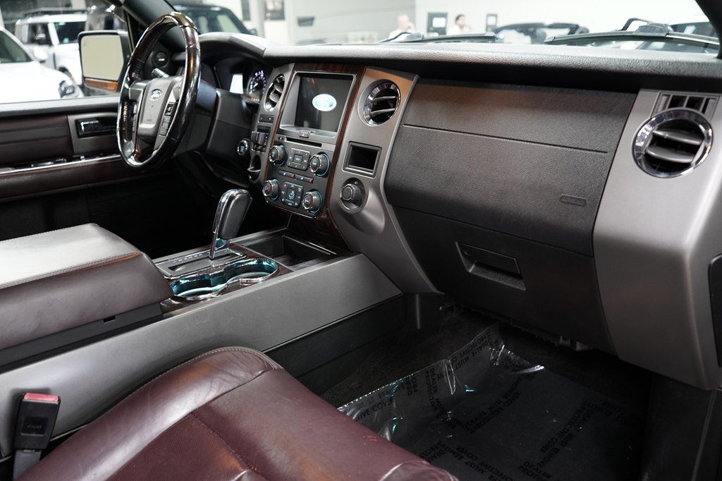 Used 2017 Ford Expedition EL Platinum RWD image 30