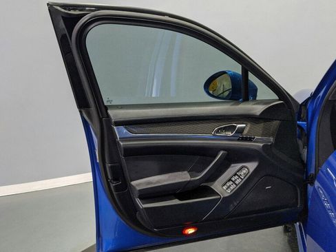 Used 2015 Porsche Panamera GTS image 28