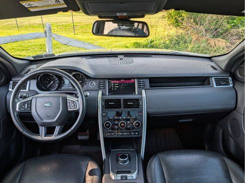 Used 2019 Land Rover Discovery Sport HSE AWD/4WD image 31