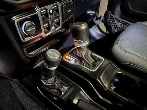 Used 2020 Jeep Gladiator Sport w/ Quick Order Package 24S AWD/4WD image 32