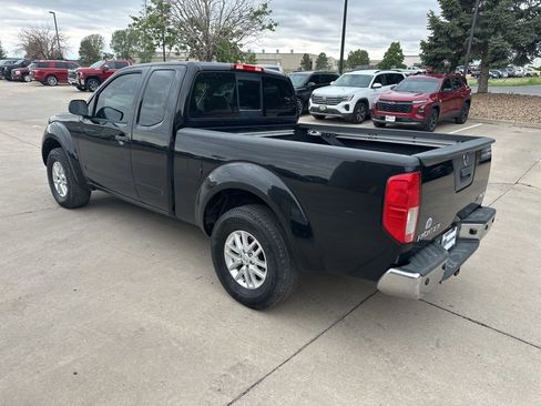 Used 2015 Nissan Frontier SV w/ SV Value Truck Package AWD/4WD image 29