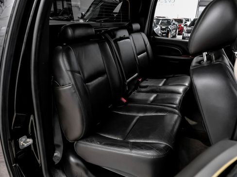 Used 2012 Cadillac Escalade EXT Premium AWD/4WD image 40
