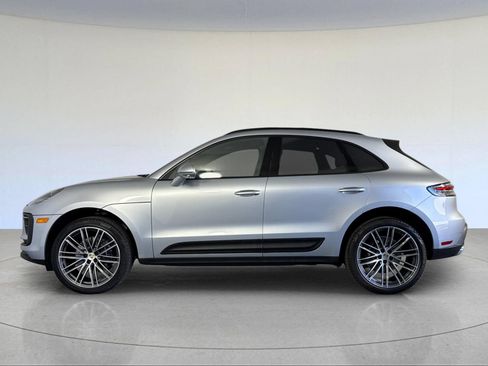 Certified 2026 Porsche Macan AWD/4WD image 2
