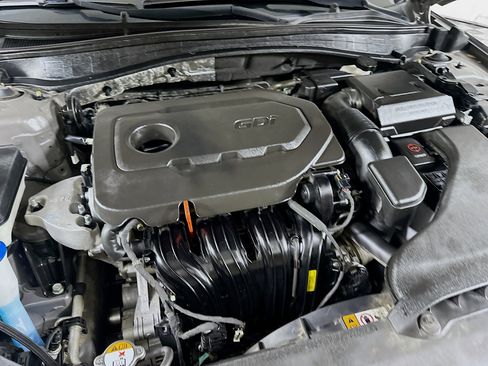 Used 2017 Kia Optima LX w/ Option Group 014 FWD image 31