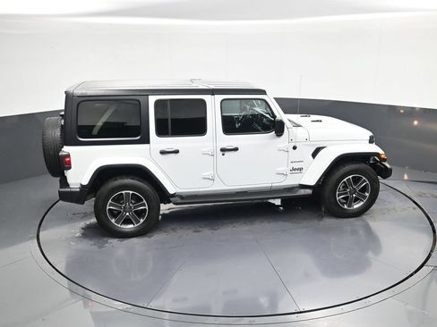 Used 2023 Jeep Wrangler Unlimited Sahara AWD/4WD image 34