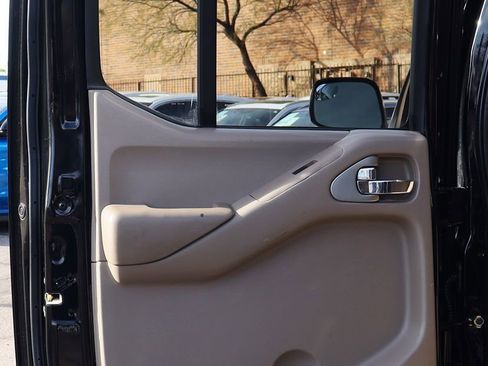 Used 2018 Nissan Frontier SV image 31