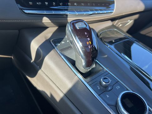 Used 2023 Cadillac Escalade ESV Sport w/ Touring Package image 21