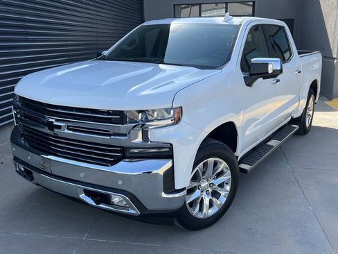 Used 2021 Chevrolet Silverado 1500 LTZ w/ LTZ Convenience Package II AWD/4WD image 2