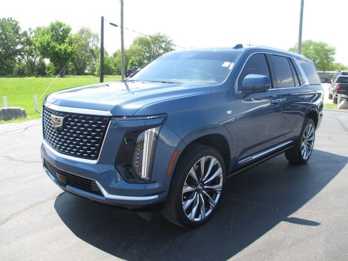 Used 2025 Cadillac Escalade Premium Luxury w/ Touring Package AWD/4WD image 9