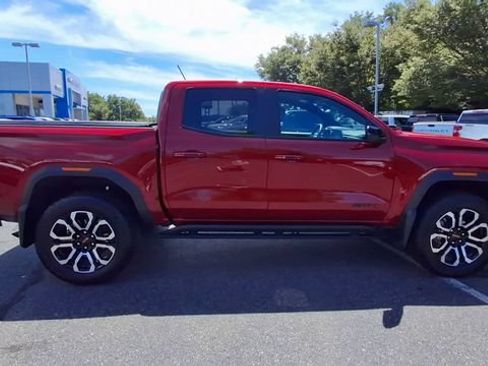 Used 2025 GMC Canyon AT4 w/ Nightfall Edition AWD/4WD image 9