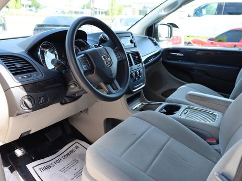 Used 2012 Dodge Grand Caravan SXT FWD image 7
