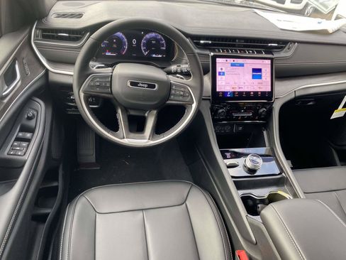 New 2025 Jeep Grand Cherokee Limited AWD/4WD image 11
