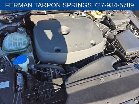 Used 2020 Volvo XC40 T5 Momentum w/ Premium Package image 20