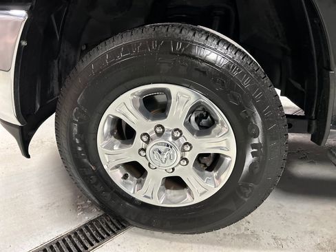 Used 2024 RAM 2500 Big Horn w/ Bed Utility Group image 9