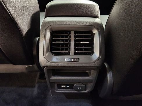 Used 2020 Volkswagen Tiguan SEL image 32