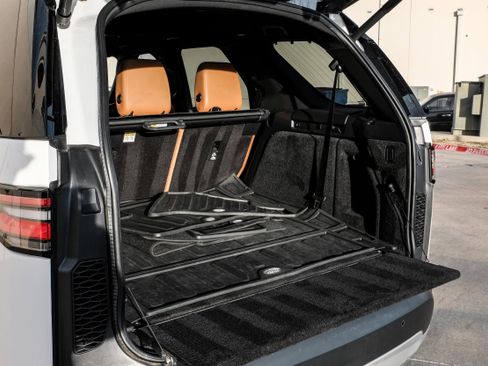 Used 2020 Land Rover Discovery HSE Luxury image 53