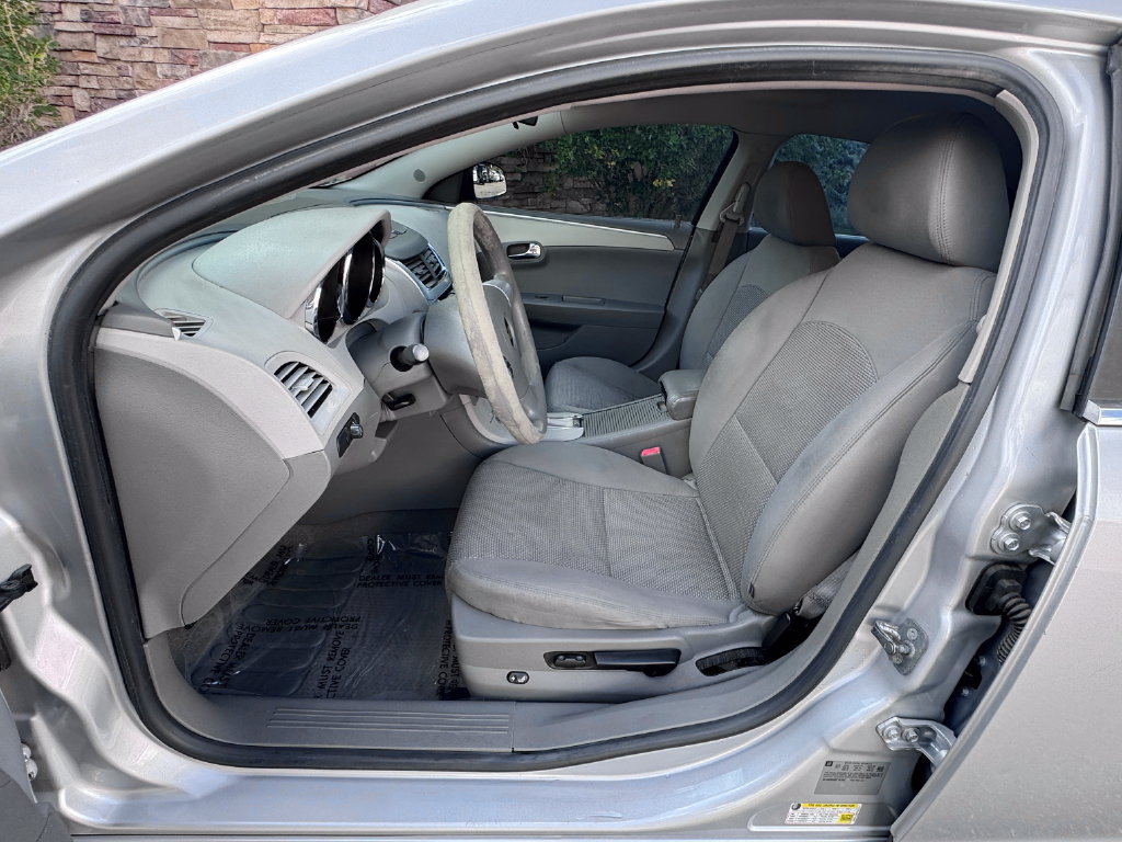 Used 2012 Chevrolet Malibu LS FWD image 16