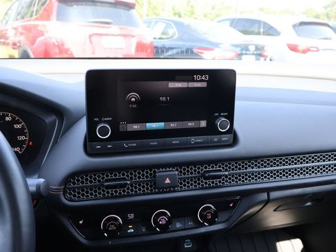 Certified 2025 Honda HR-V Sport image 19