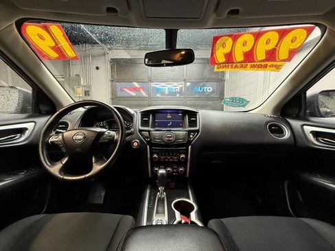 Used 2019 Nissan Pathfinder SV image 14