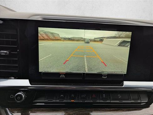 Used 2024 GMC Sierra 1500 SLE w/ X31 Off-Road Package image 19