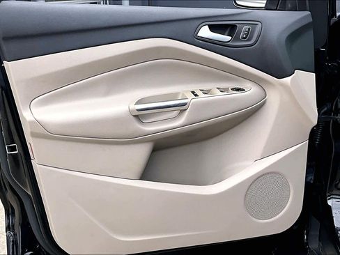 Used 2017 Ford Escape SE w/ SE Leather Comfort Package image 20