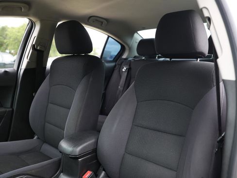 Used 2013 Chevrolet Cruze LT FWD image 6