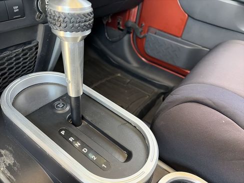Used 2009 Jeep Wrangler Unlimited Rubicon w/ Dual Top Group AWD/4WD image 25