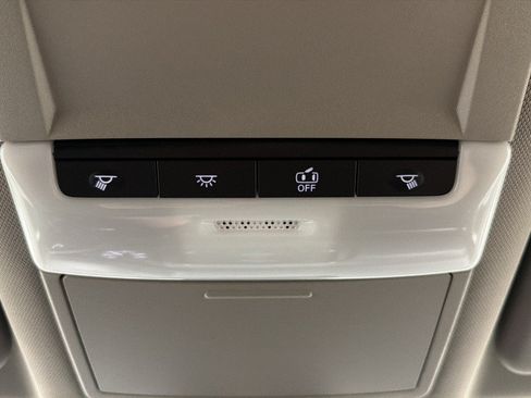 Used 2024 Nissan Rogue S FWD image 23