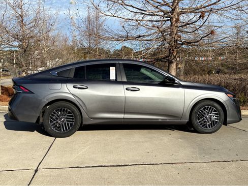 New 2026 Nissan Sentra SV w/ SV Convenience Package FWD image 25
