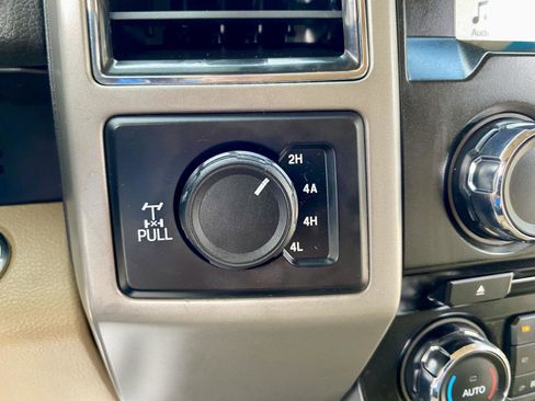 Used 2017 Ford F150 Lariat w/ Equipment Group 501A Mid image 41