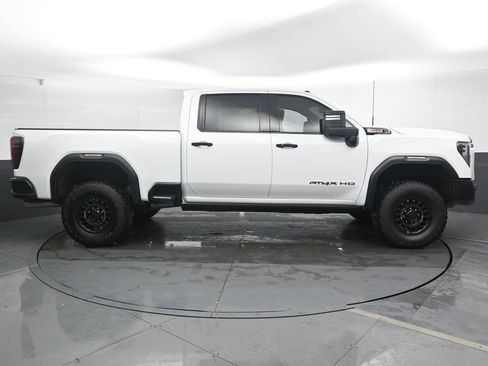 Used 2024 GMC Sierra 2500 AT4X w/ AT4X AEV Edition image 5