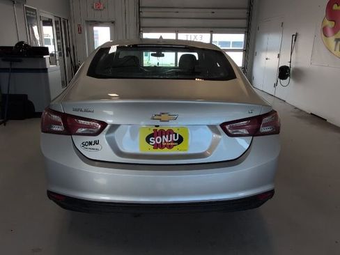 Used 2022 Chevrolet Malibu LT FWD image 4