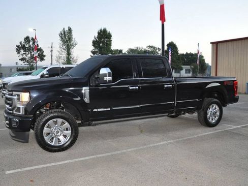 Used 2022 Ford F350 Platinum w/ FX4 Off-Road Package image 2