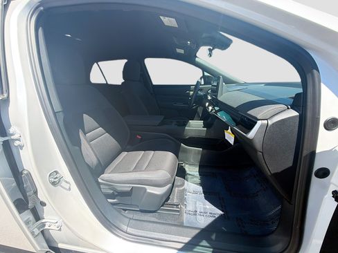 Used 2024 Honda Prologue EX image 32