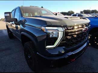 Used 2026 Chevrolet Silverado 2500 ZR2 video 1