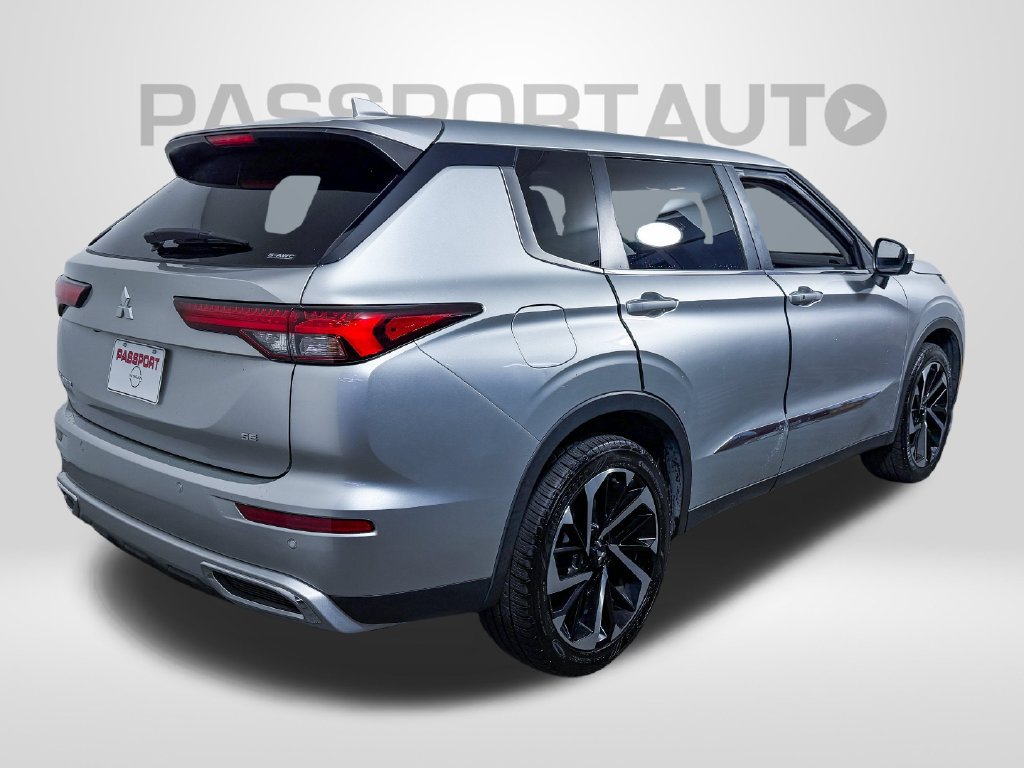 Used 2022 Mitsubishi Outlander SE AWD/4WD image 7
