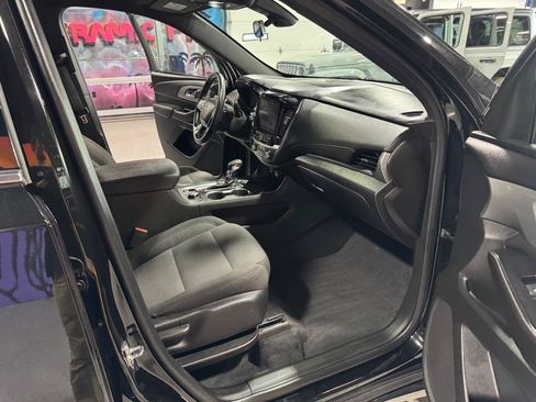 Used 2023 Chevrolet Traverse LT w/ LPO, Cargo Package AWD/4WD image 15
