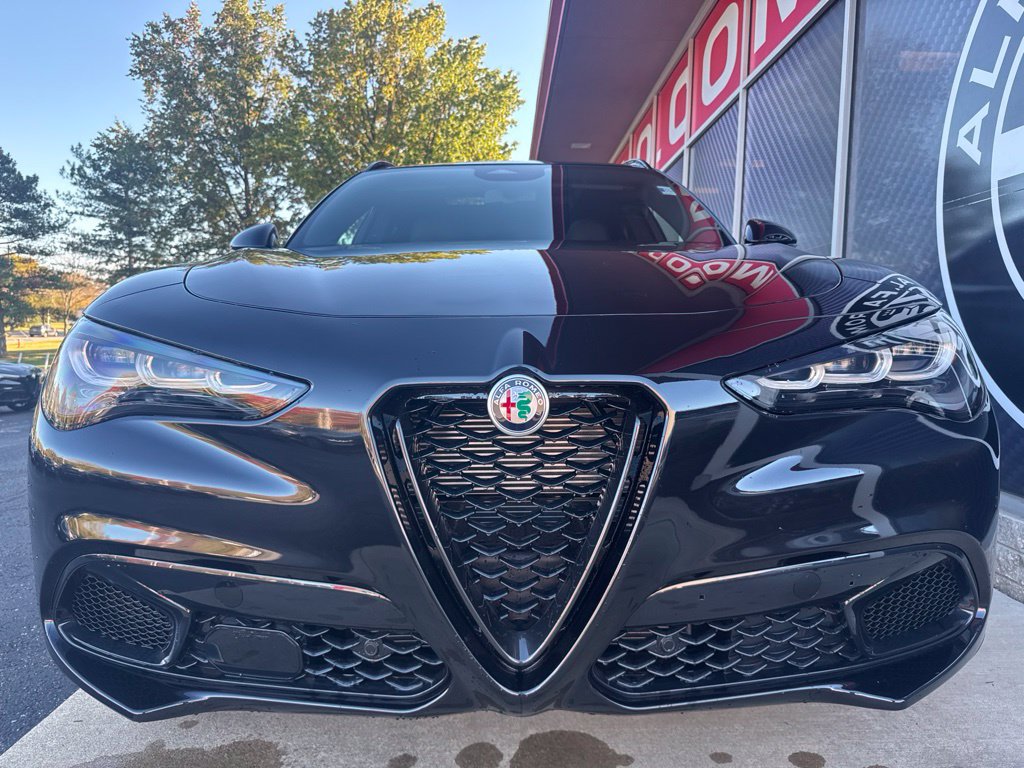 New 2026 Alfa Romeo Stelvio Sprint AWD/4WD image 4
