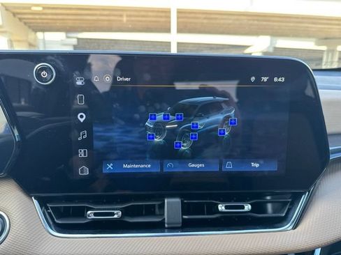 Used 2025 Chevrolet Equinox ACTIV w/ Safety and Technology Package FWD image 21