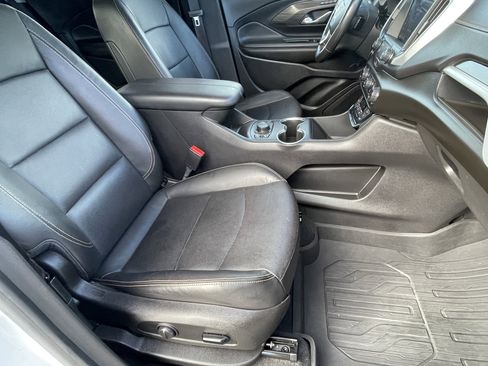 Used 2021 GMC Terrain SLT image 14