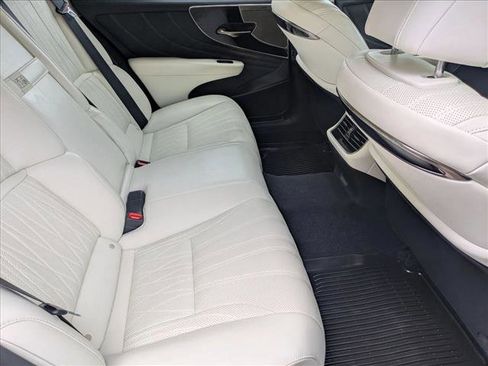 Used 2023 Lexus LS 500 w/ Interior Upgrade Package RWD image 19