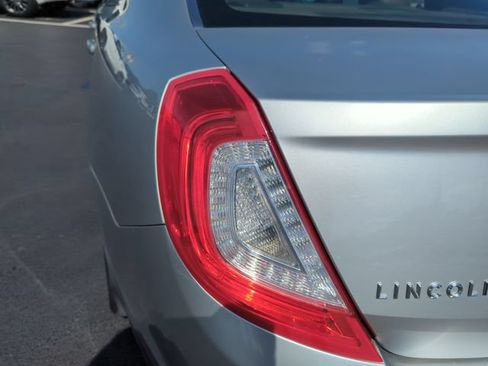 Used 2013 Lincoln MKS FWD image 18